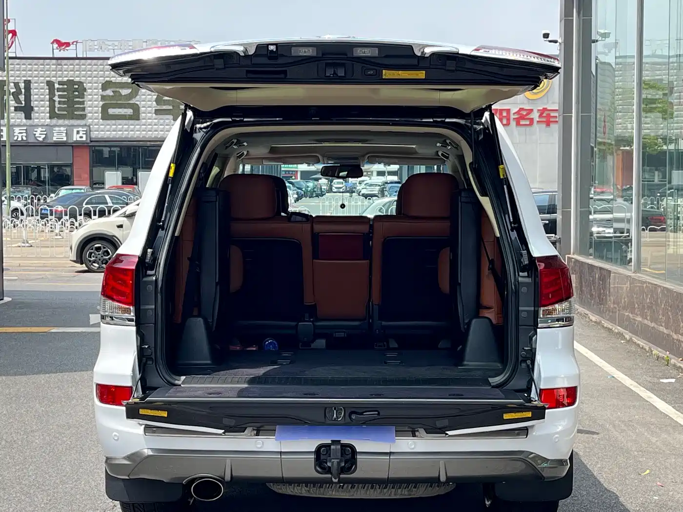 Lexus LX фото 14