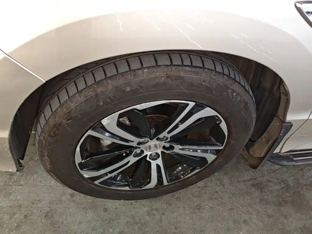 Фото 23 - Honda UR-V