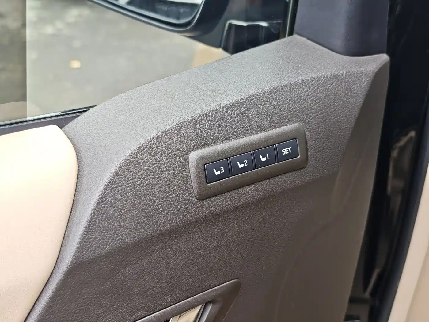 Toyota Alphard 2011 3.5L Luxury Edition фото 14