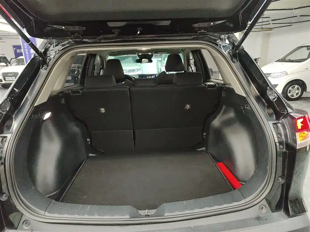 Toyota Frontlander 2023 2.0L CVT Leading Edition фото 15
