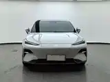 Фото 2 - Geely Galaxy Galaxy E8