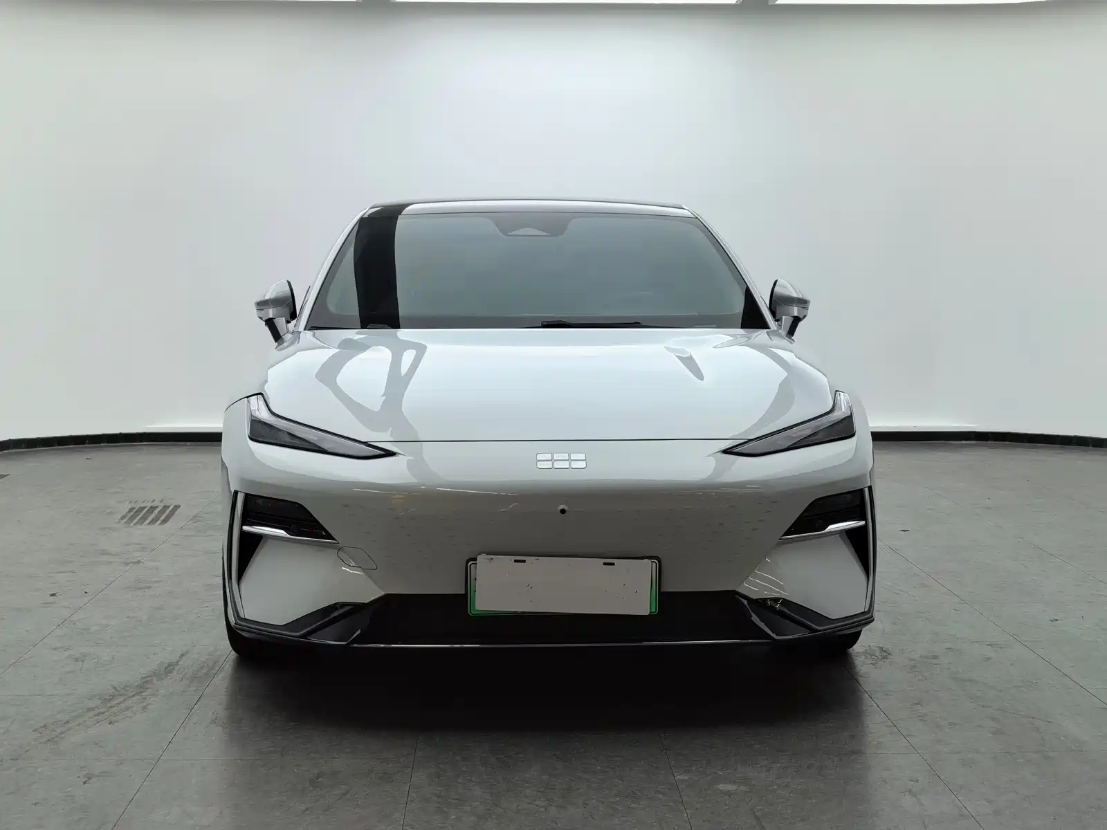 Фото 2 - Geely Galaxy Galaxy E8