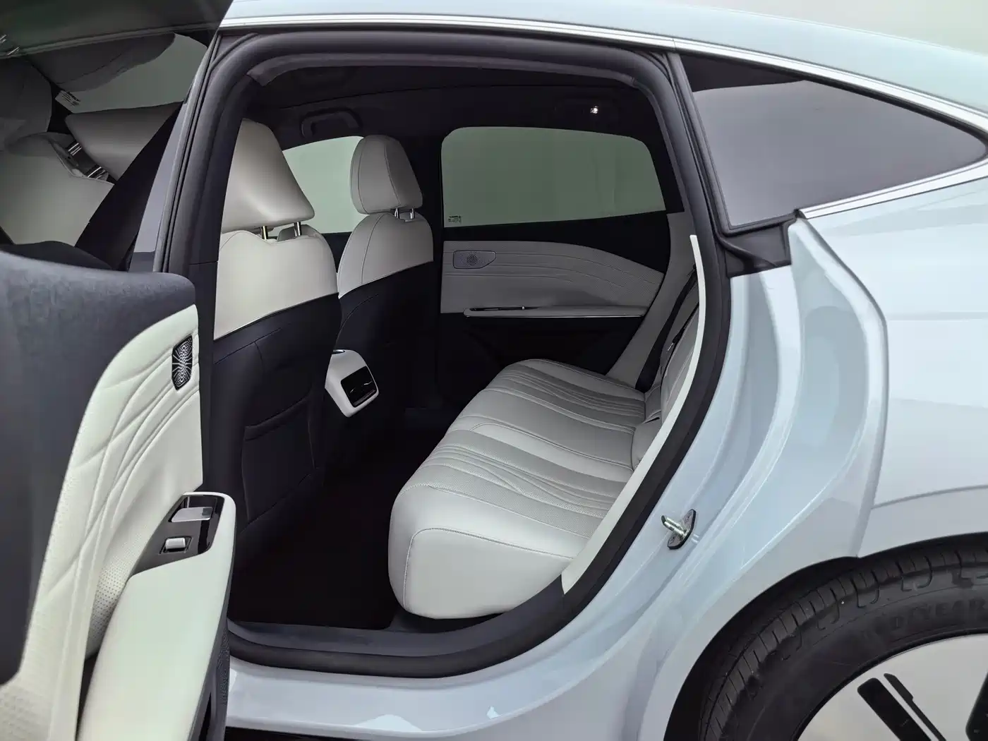 Geely Galaxy Galaxy E8 2024 2024 665km RWD Starship Voyager Edition