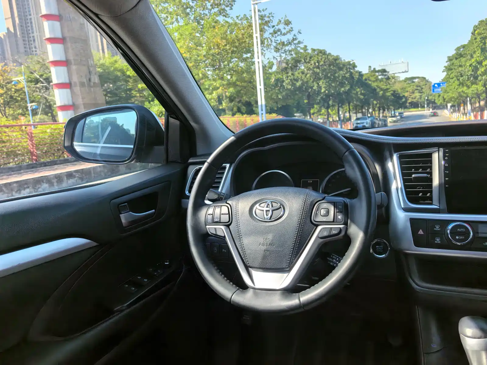 Фото 9 - Toyota Highlander
