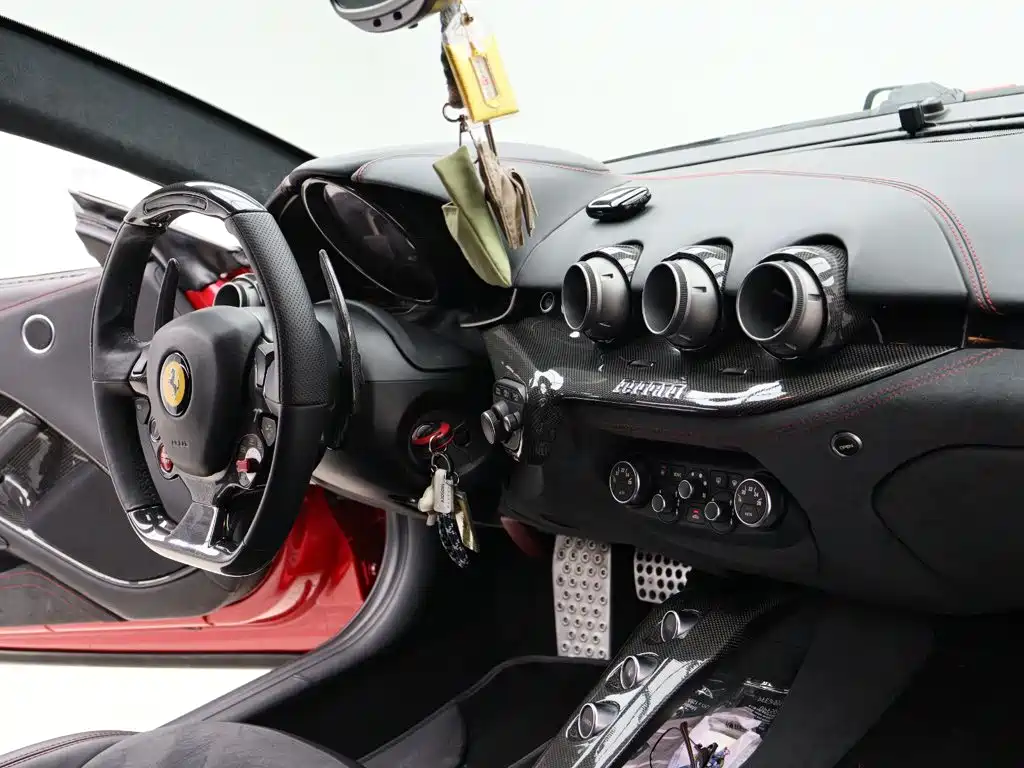 Photo 14 - Ferrari F12berlinetta