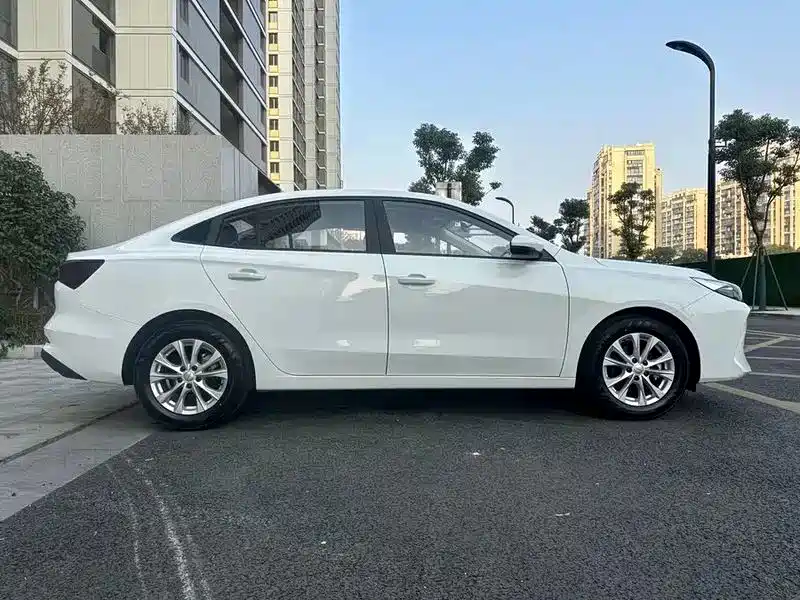 Photo 4 - Roewe i5