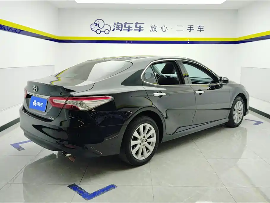 Toyota Camry 2019 Facelift 2.0G Luxury Edition фото 3