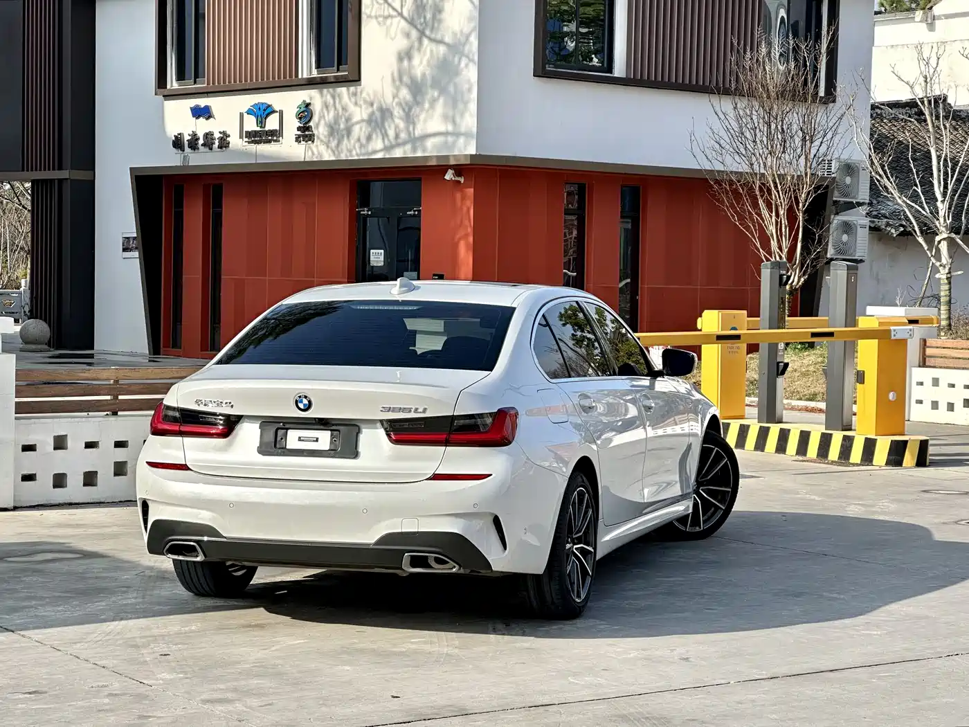 BMW 3 Series 2021 325Li M Sport Package фото 13