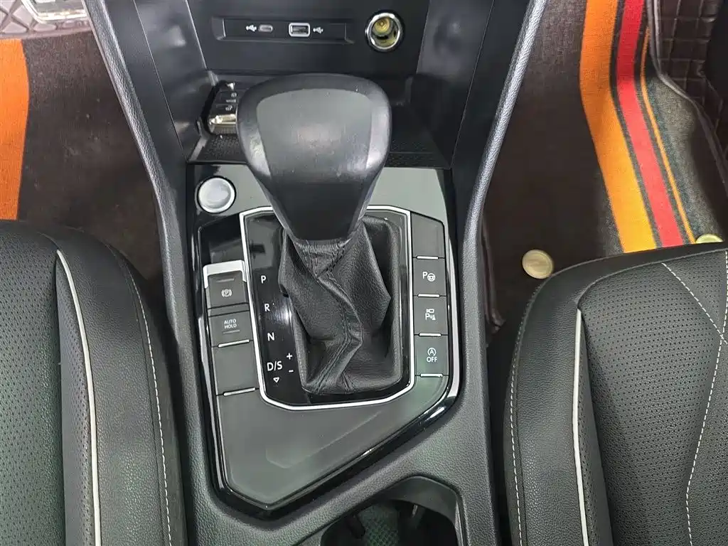 Volkswagen Tiguan L 2023 330TSI Auto 2WD R-Line Premium Edition фото 14