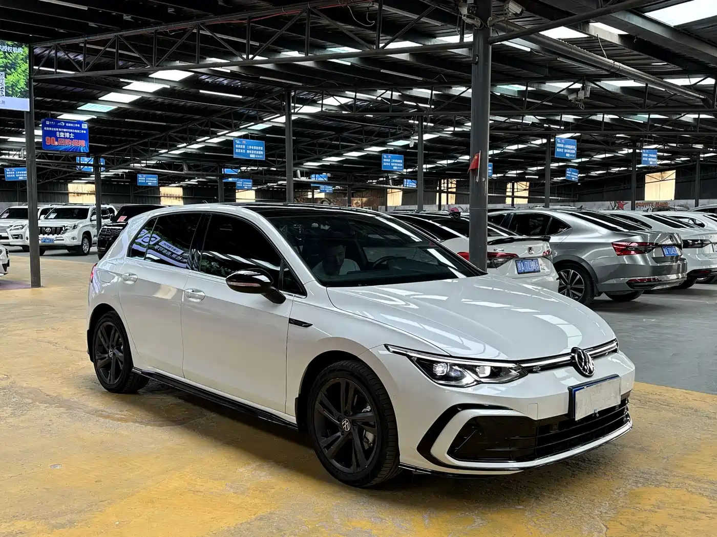 Volkswagen Golf 2021 280TSI DSG R-Line фото 3