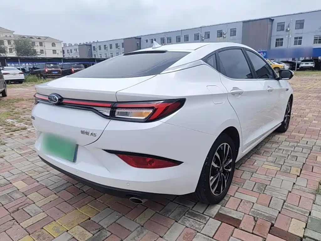JAC Motors JAC J7 2021 2020 1.5T CVT Elite+ Type