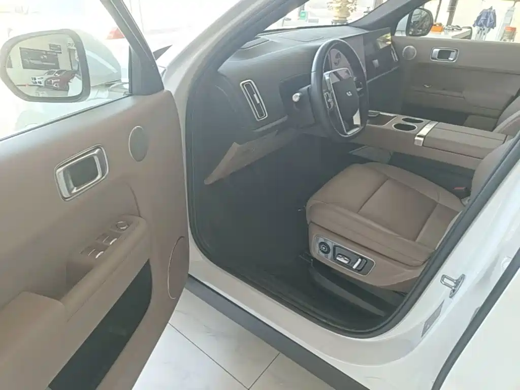 Photo 16 - Li Auto L8