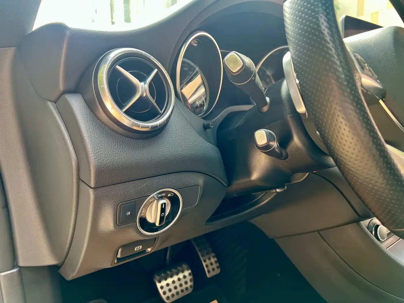 Mercedes-Benz CLA (Import) 2017 CLA 220 4MATIC фото 14