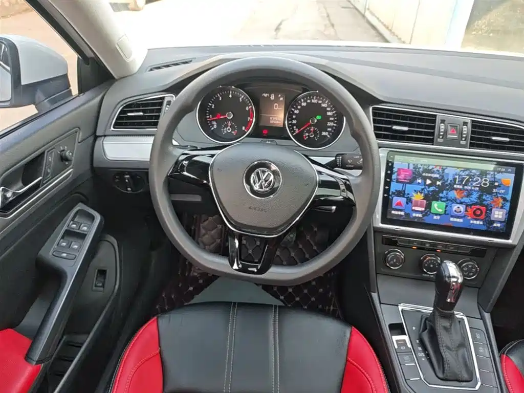 Volkswagen Lamando 2017 230TSI DSG Trend Edition фото 11