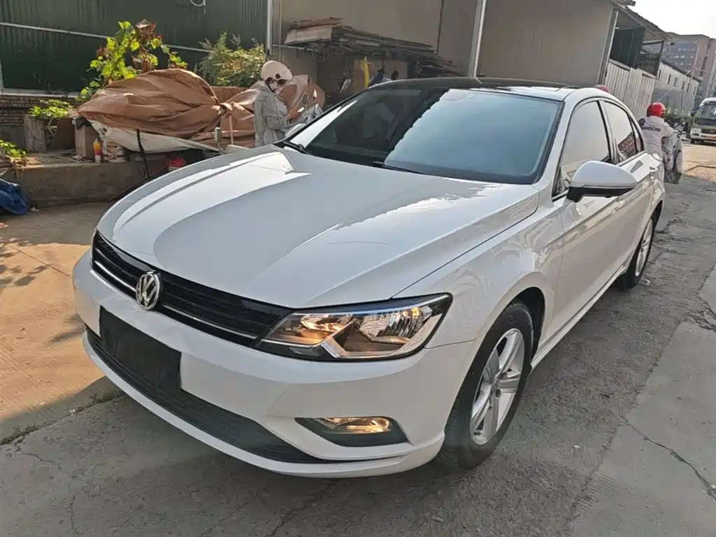 Volkswagen Lamando 2017 230TSI DSG Trend Edition фото 2