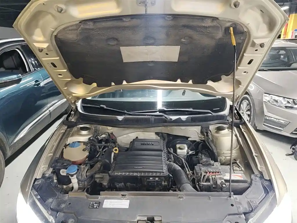 Volkswagen Bora 2017 1.6L Automatic Comfort фото 20