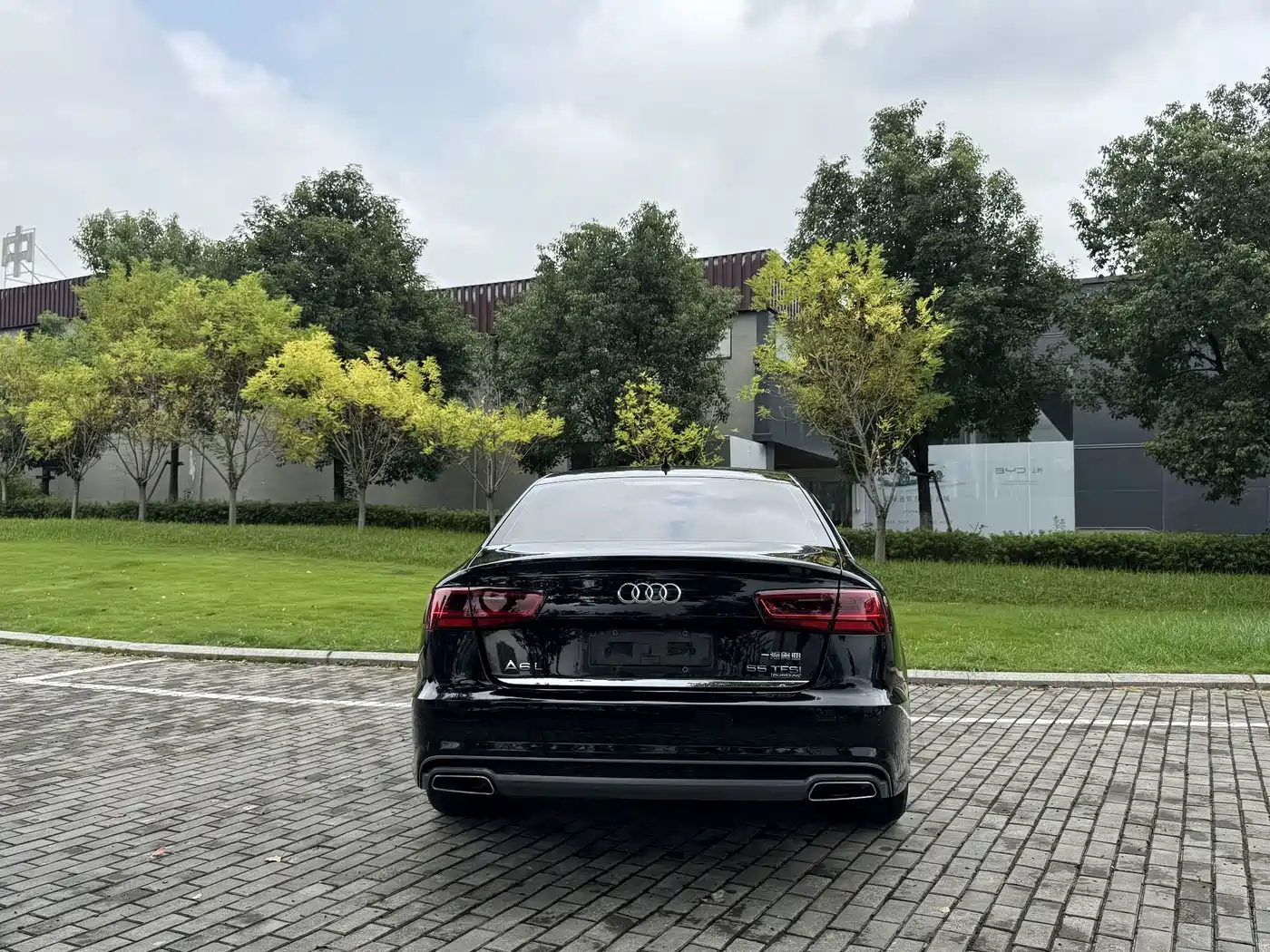 Photo 8 - Audi A6L
