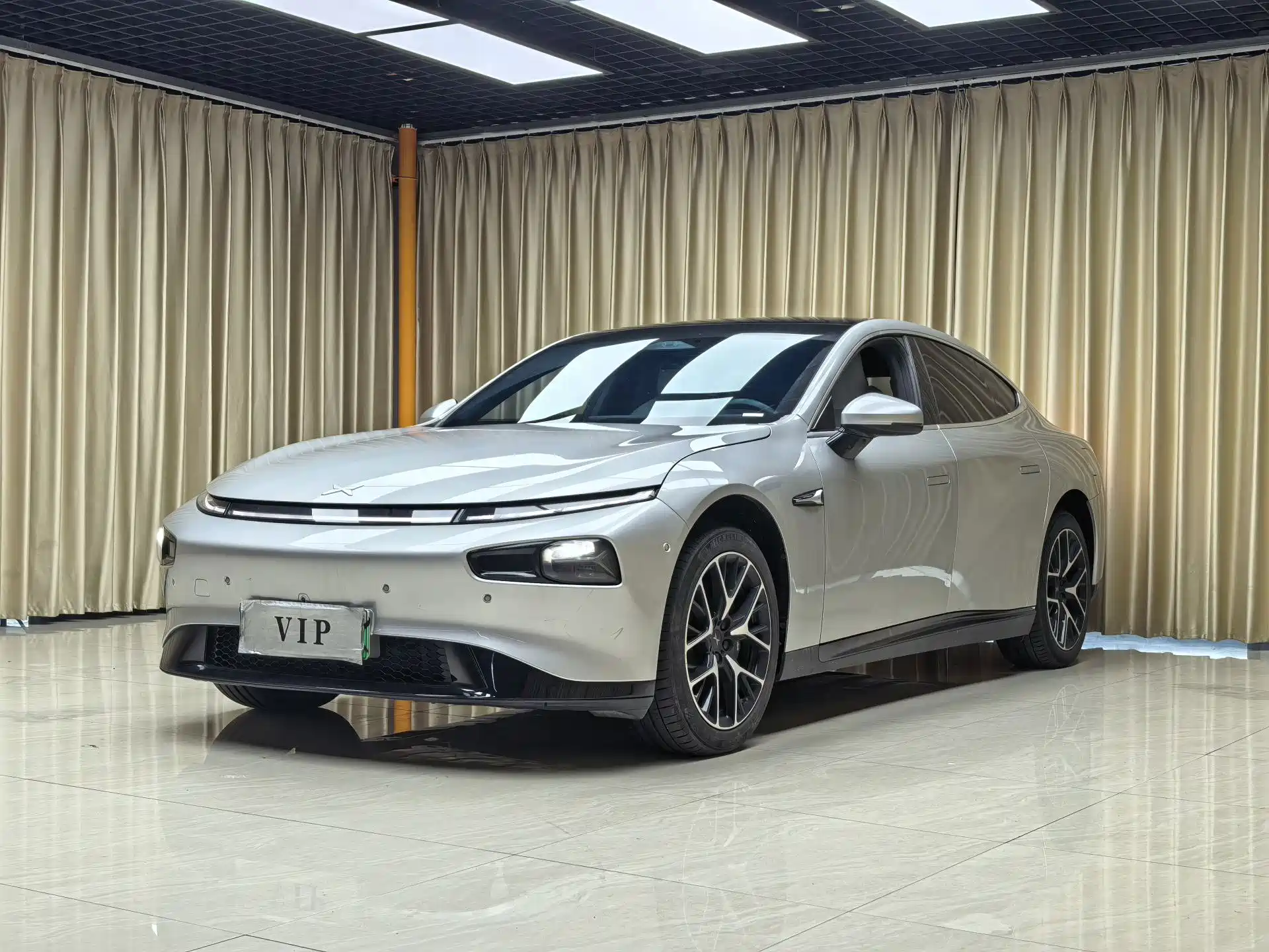 Фото 1 - XPeng P7