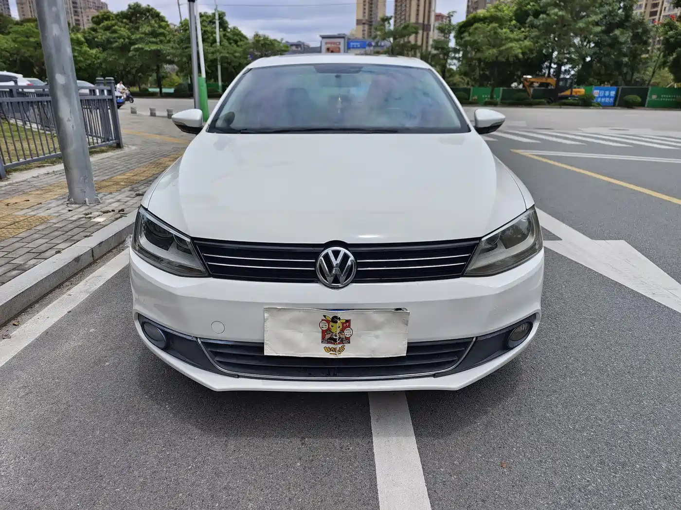 Volkswagen Sagitar 2014 Facelift 1.6L Automatic Comfort фото 2