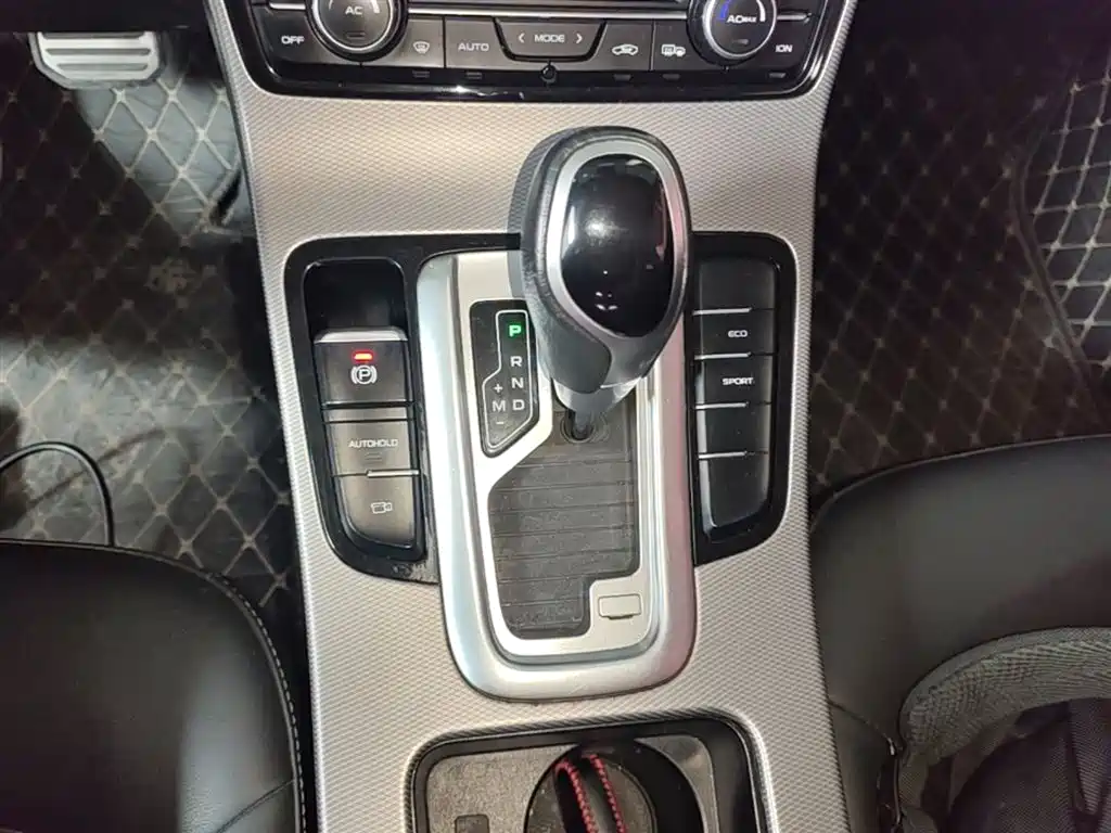 Photo 14 - Geely Emgrand GS