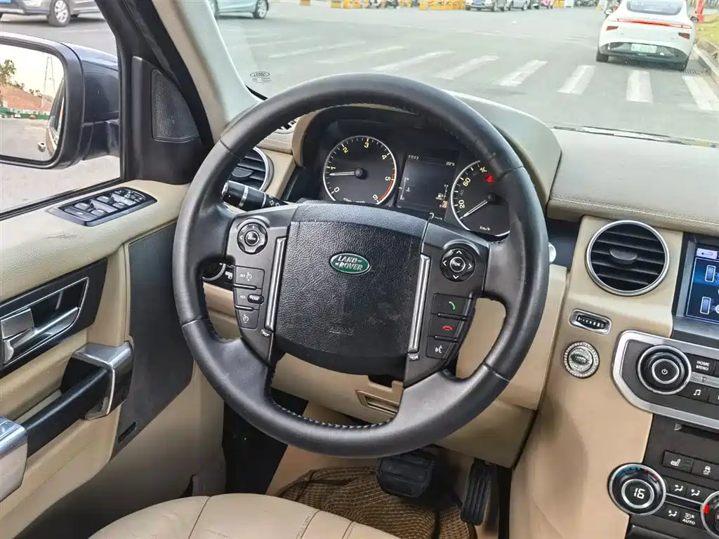 Land Rover Discovery 2012 3.0 SDV6 HSE Diesel фото 13