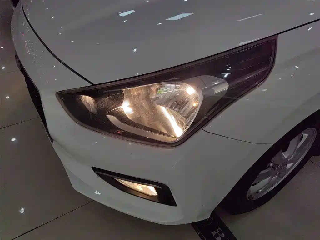 Hyundai Verna 2017 1.4L Auto Jump Edition (China V) фото 18