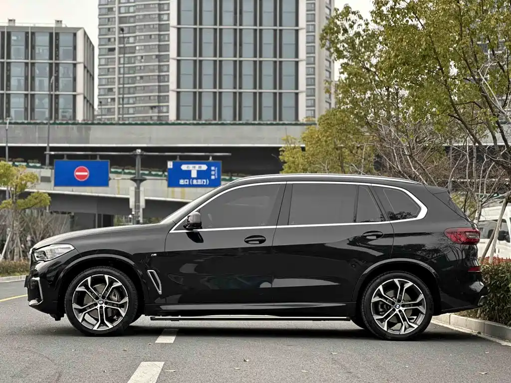 BMW X5 2022 2022 Facelift xDrive 40Li M Sport Package