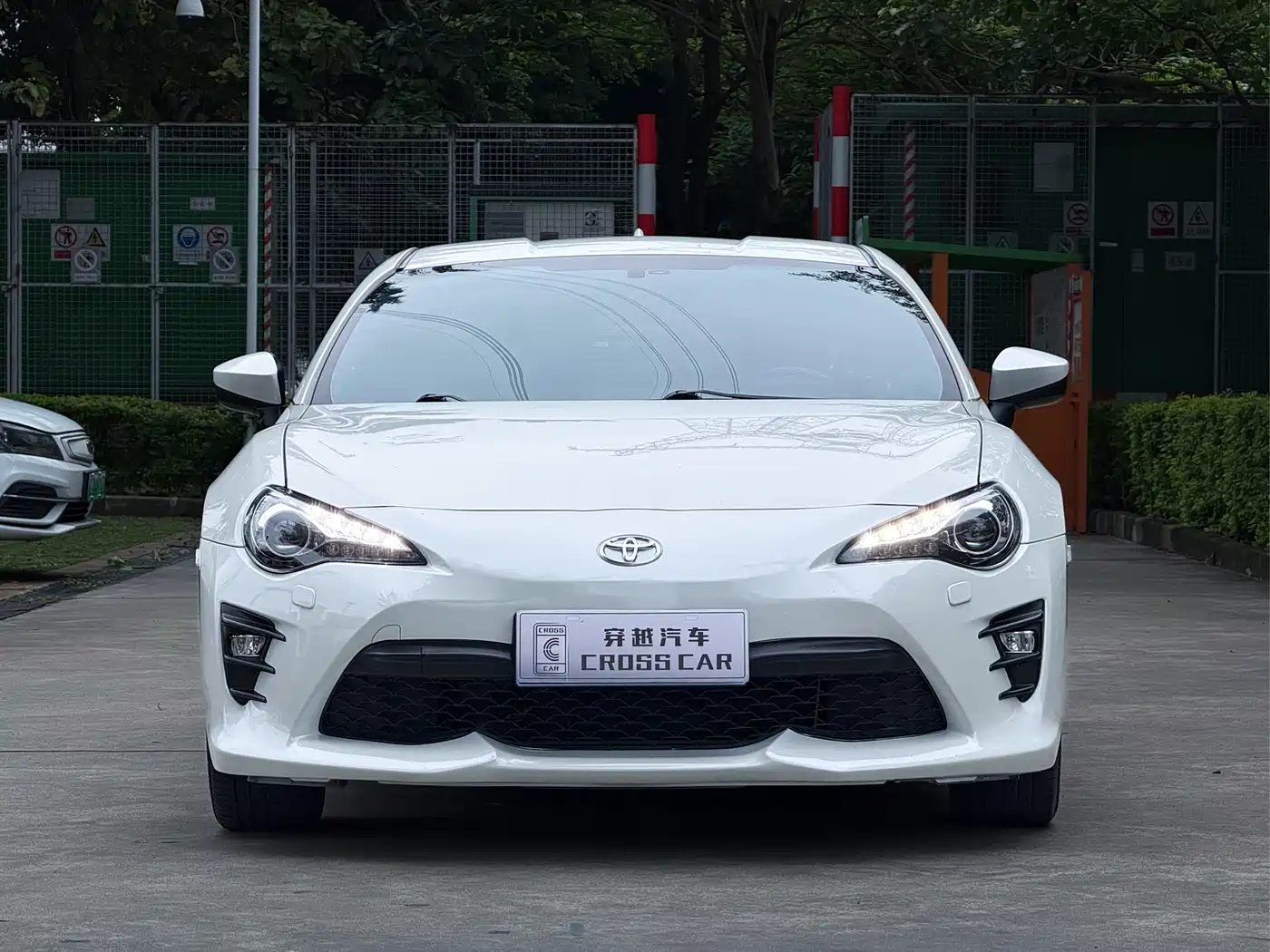 Toyota 86 2019 2.0L Automatic Luxury Edition фото 2