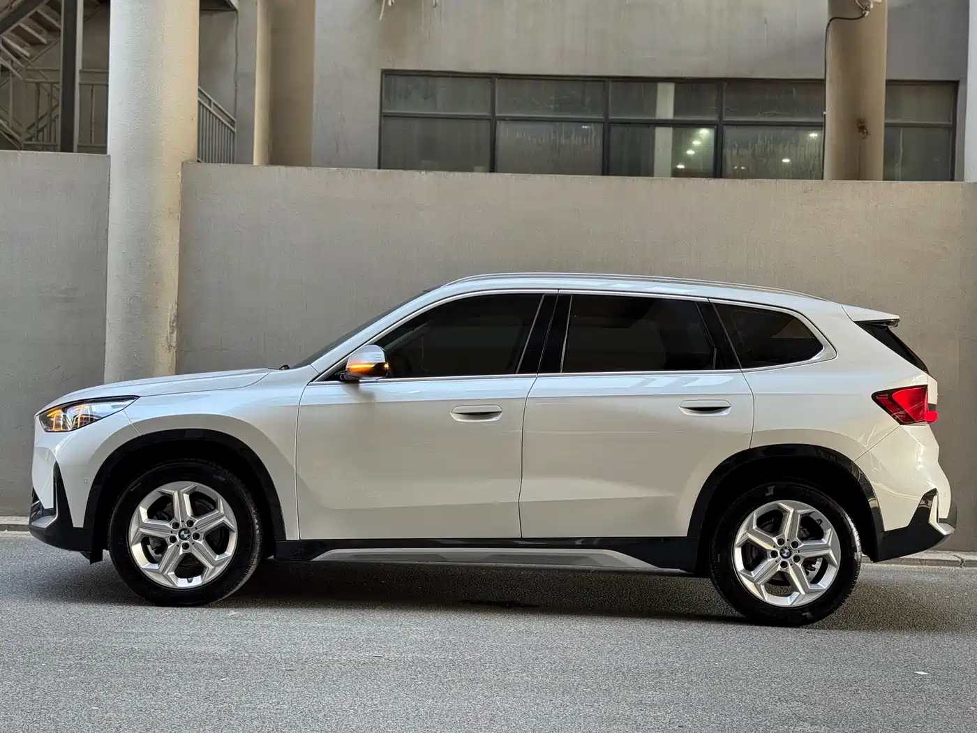 BMW X1 2023 sDrive20Li X Design Package фото 3