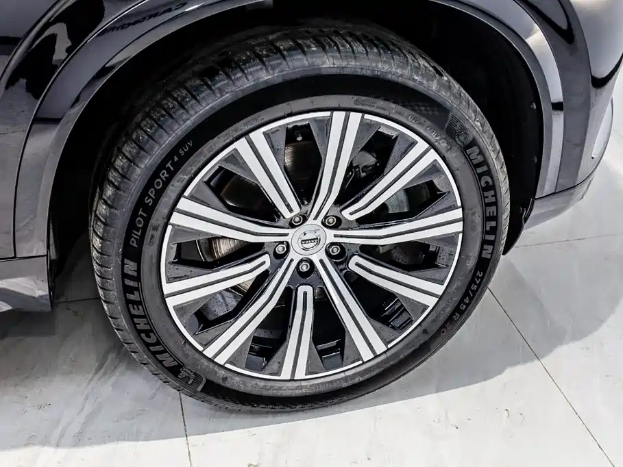 Volvo XC90 2023 2023 B5 Smart Luxury Edition 7-Seater