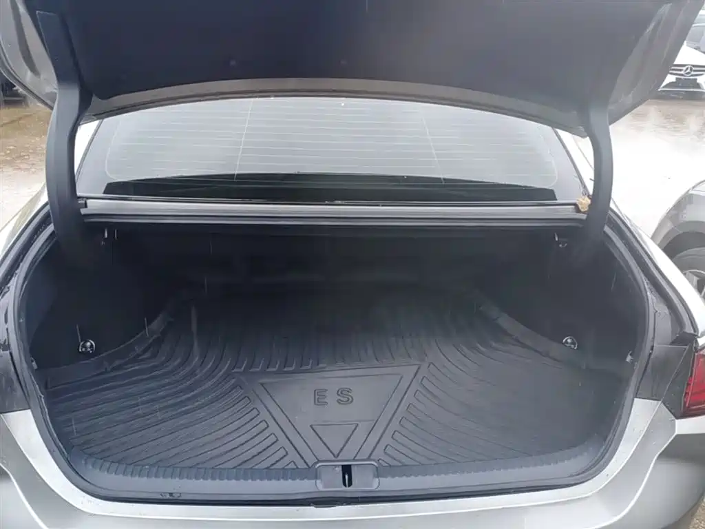 Lexus ES 2022 200 Excellence Edition фото 9