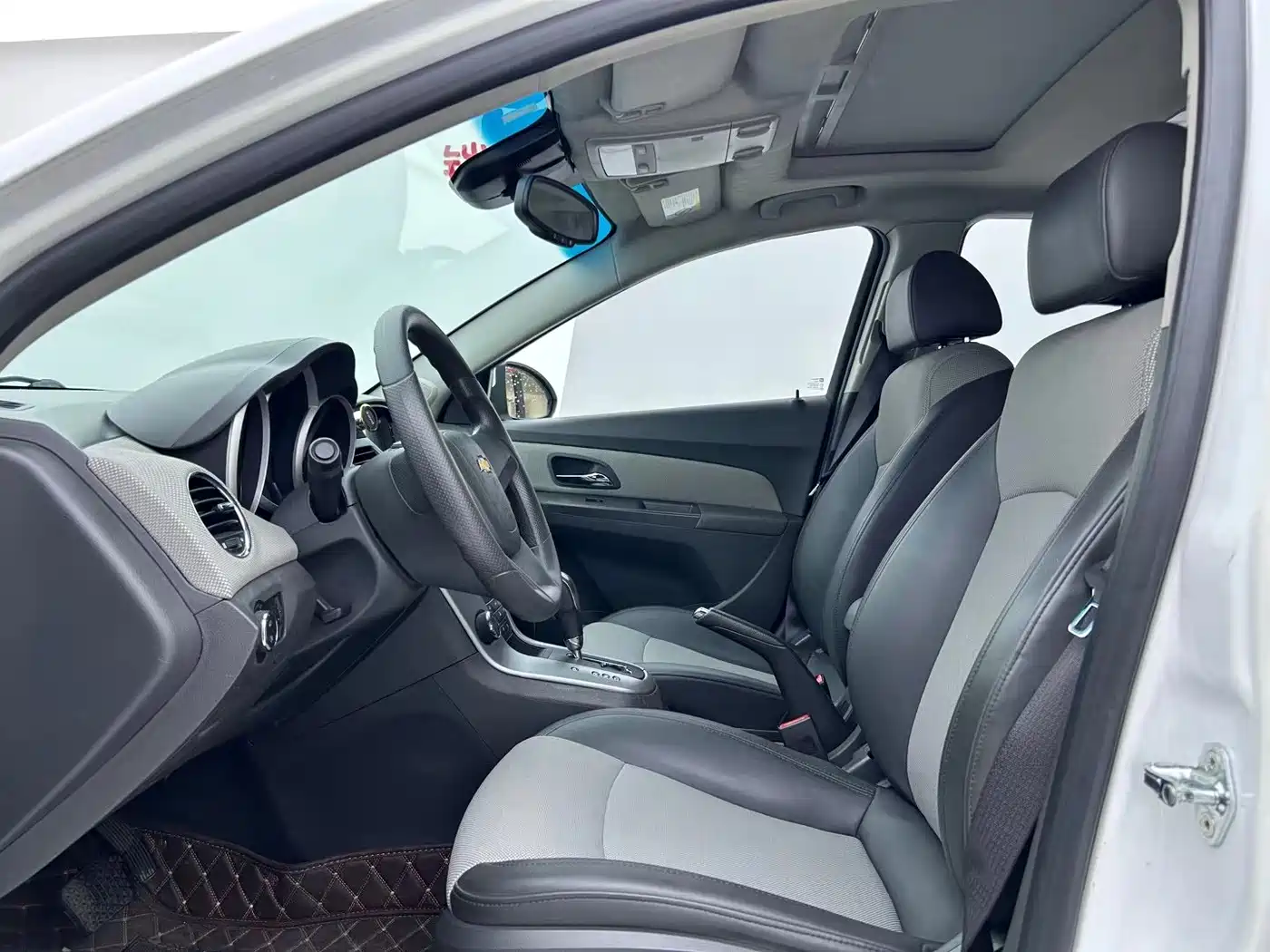 Chevrolet Cruze 2013 Model 1.8L SE AT фото 4