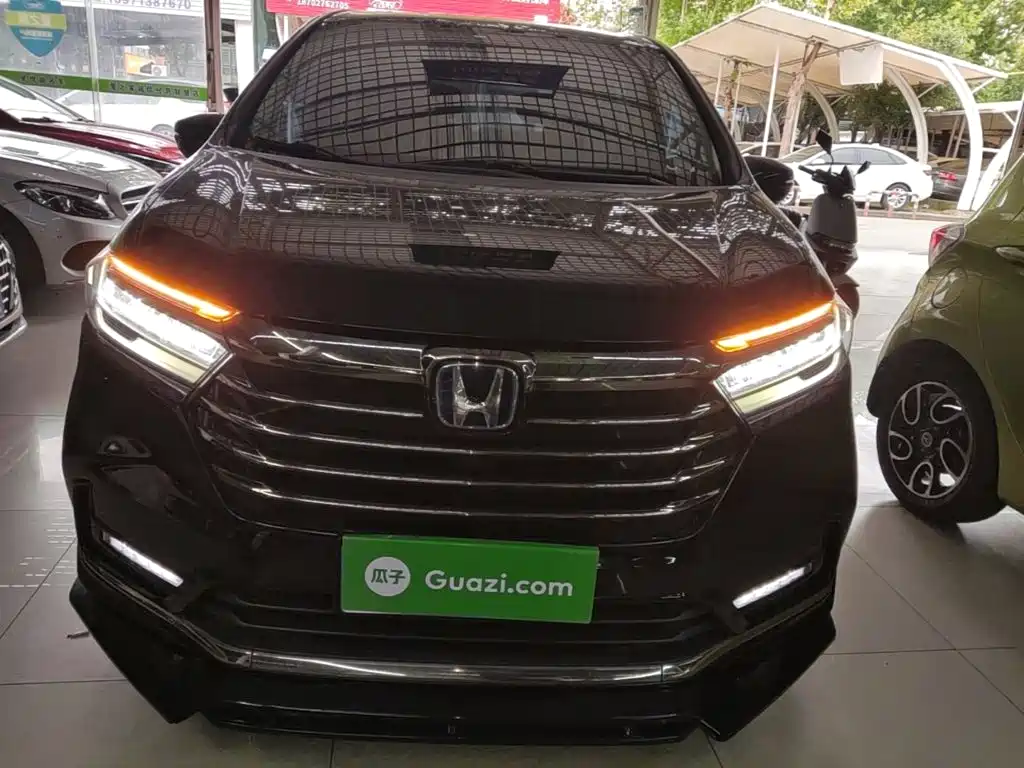 Фото 3 - Honda Odyssey
