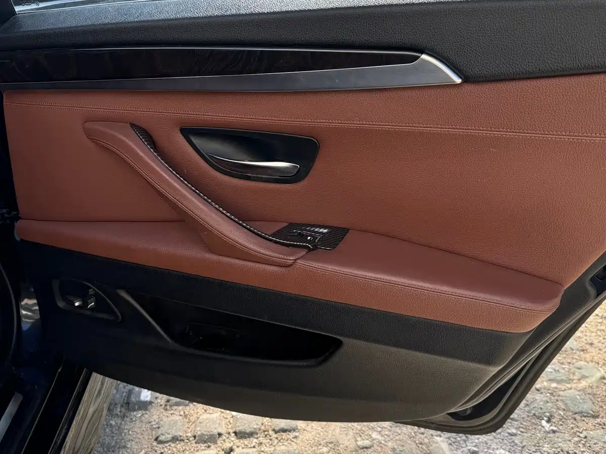 BMW 5 Series 2014 525Li Leading фото 7