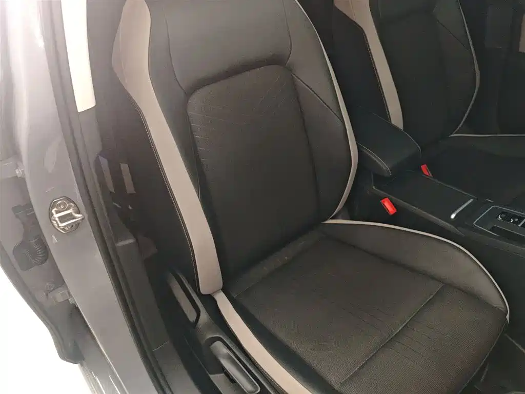Volkswagen Golf 2023 Facelift 280TSI DSG Pro фото 20