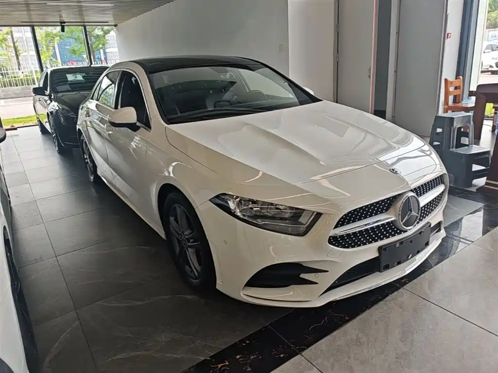 Mercedes-Benz A-Class 2020 Second Facelift A 180 L Sport Sedan фото 4