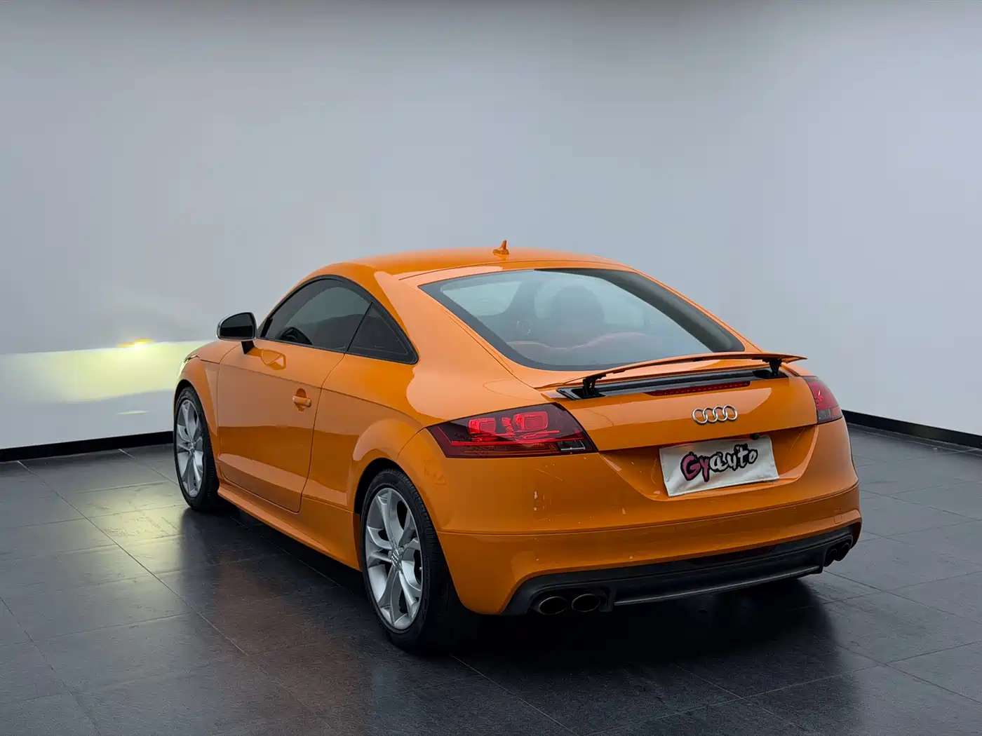 Audi TTS 2011 Model TTS Coupe 2.0TFSI quattro фото 9