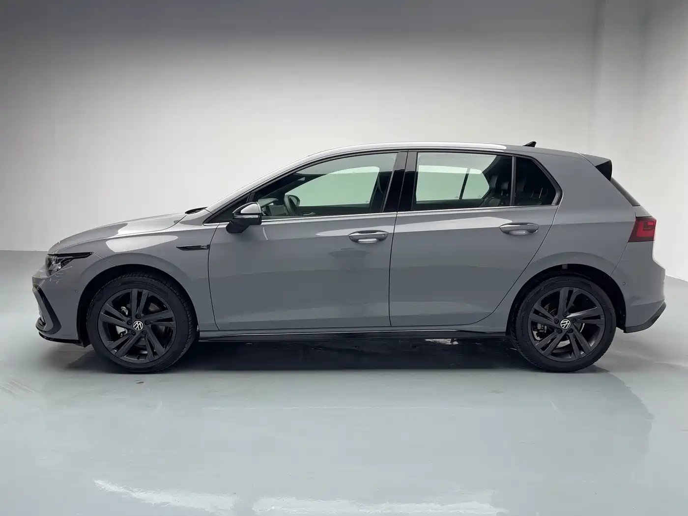 Volkswagen Golf 2023 Facelift 280TSI DSG R-Line Lite фото 3