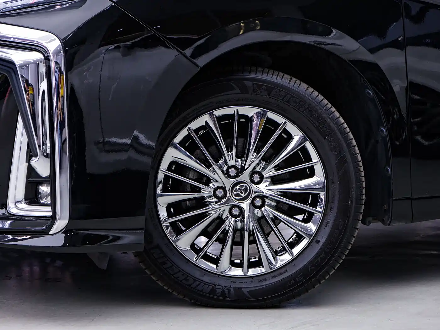 Toyota Alphard 2018 Facelift 3.5L Premium Edition фото 3