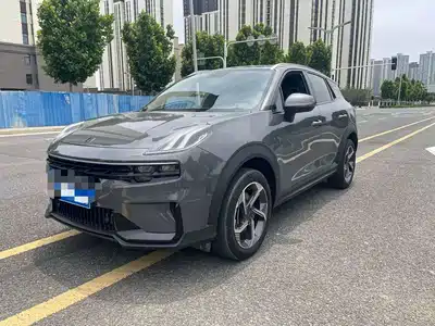 Lynk & Co 06