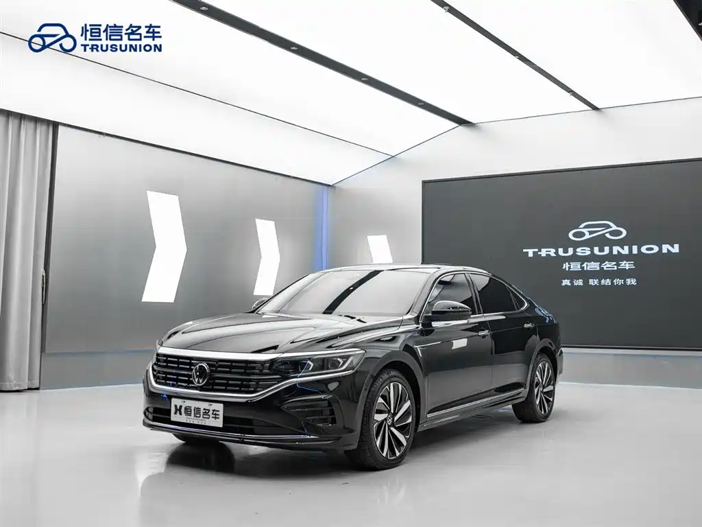 Volkswagen Passat 2024 380TSI Luxury фото 3