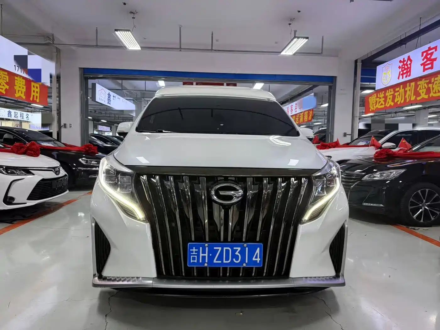 GAC Trumpchi Trumpchi M8 2023 Leading Series 390T Luxury Edition фото 2