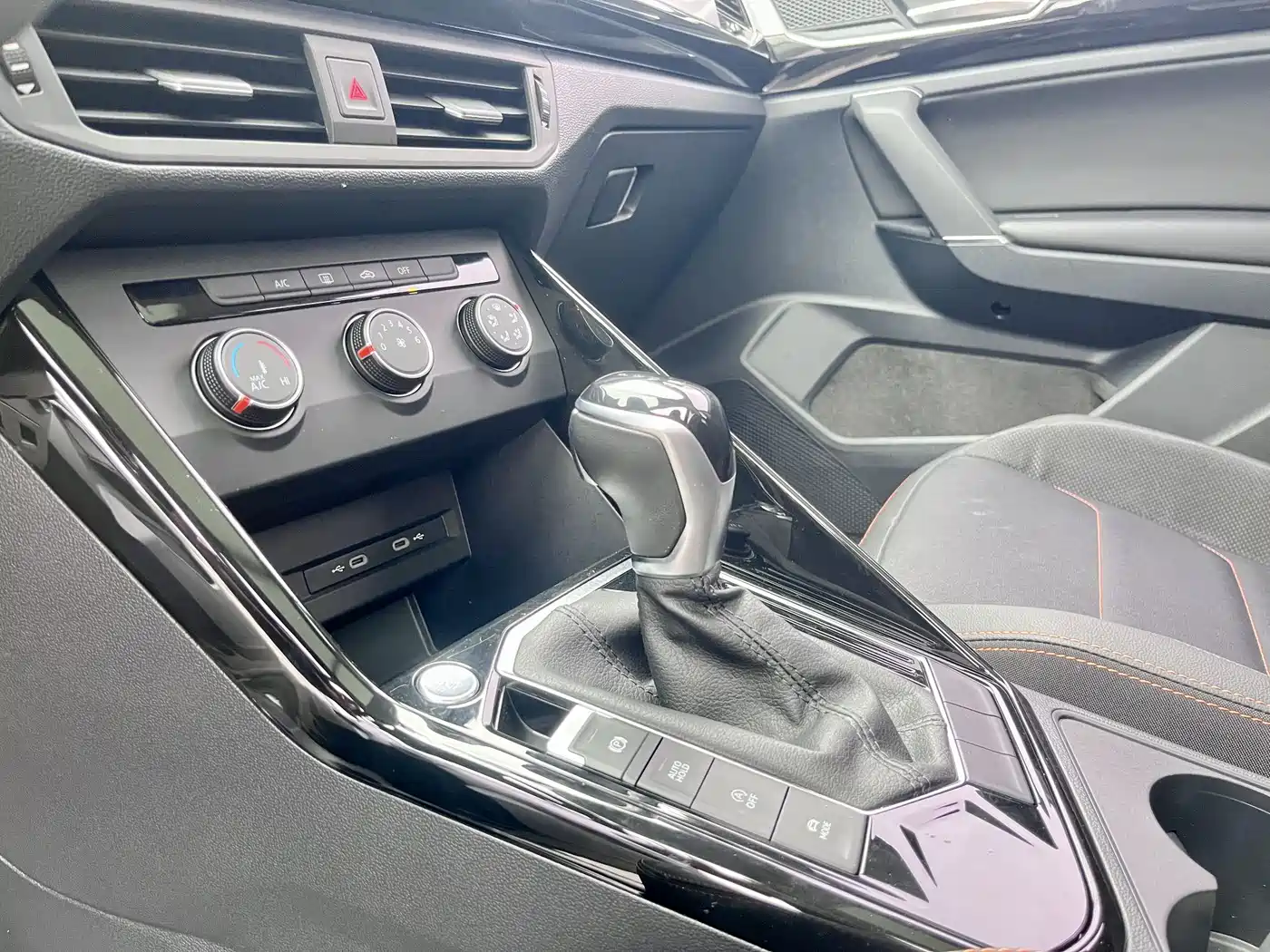 Volkswagen Tayron 2021 330TSI 2WD 30th Anniversary Edition фото 5