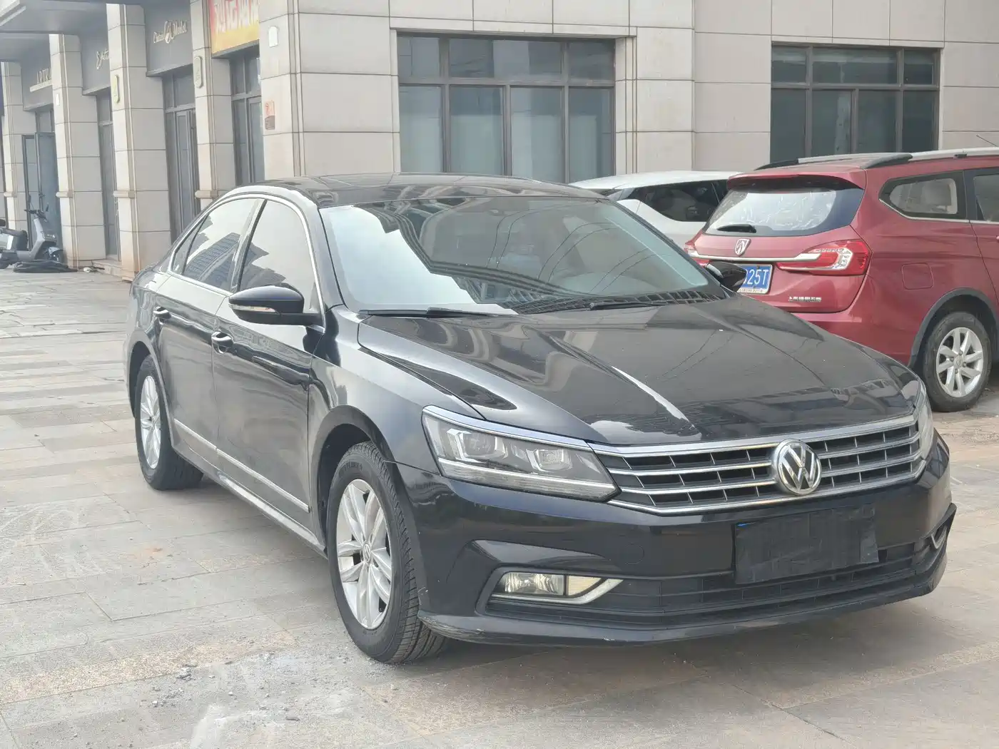Volkswagen Passat 2016 330TSI DSG Honor Edition фото 3