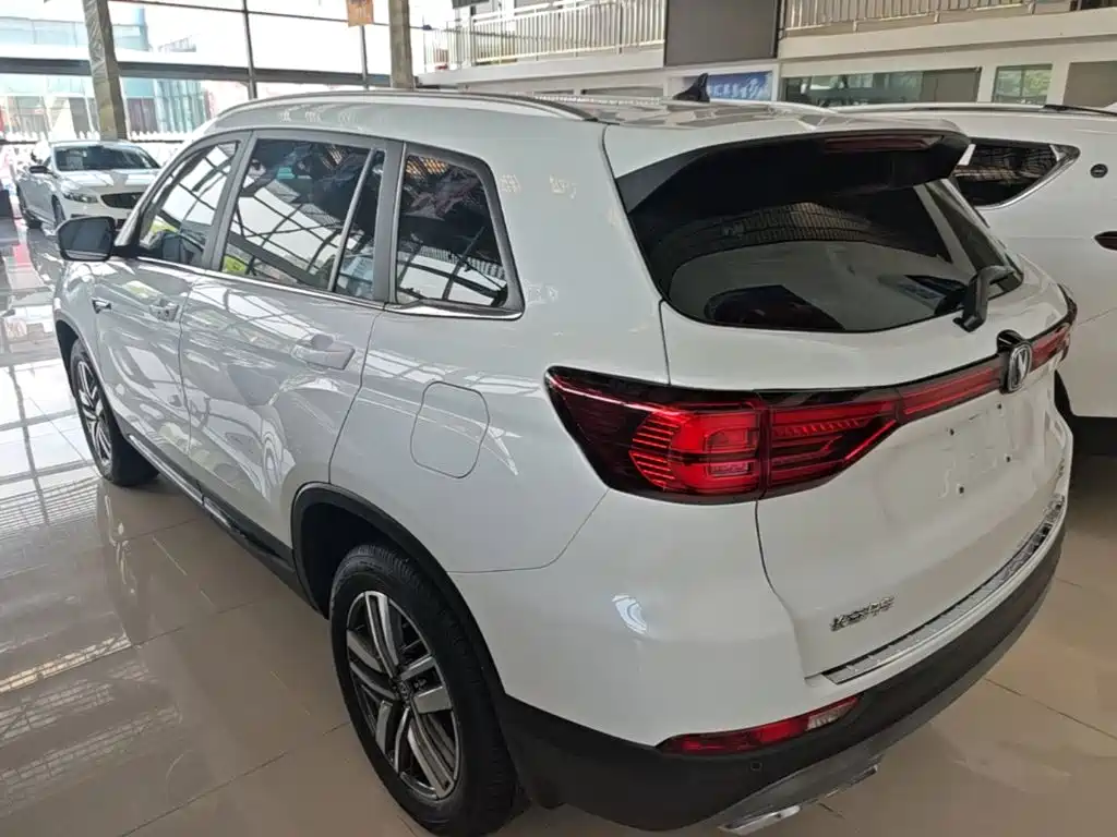 Фото 5 - Changan CS75