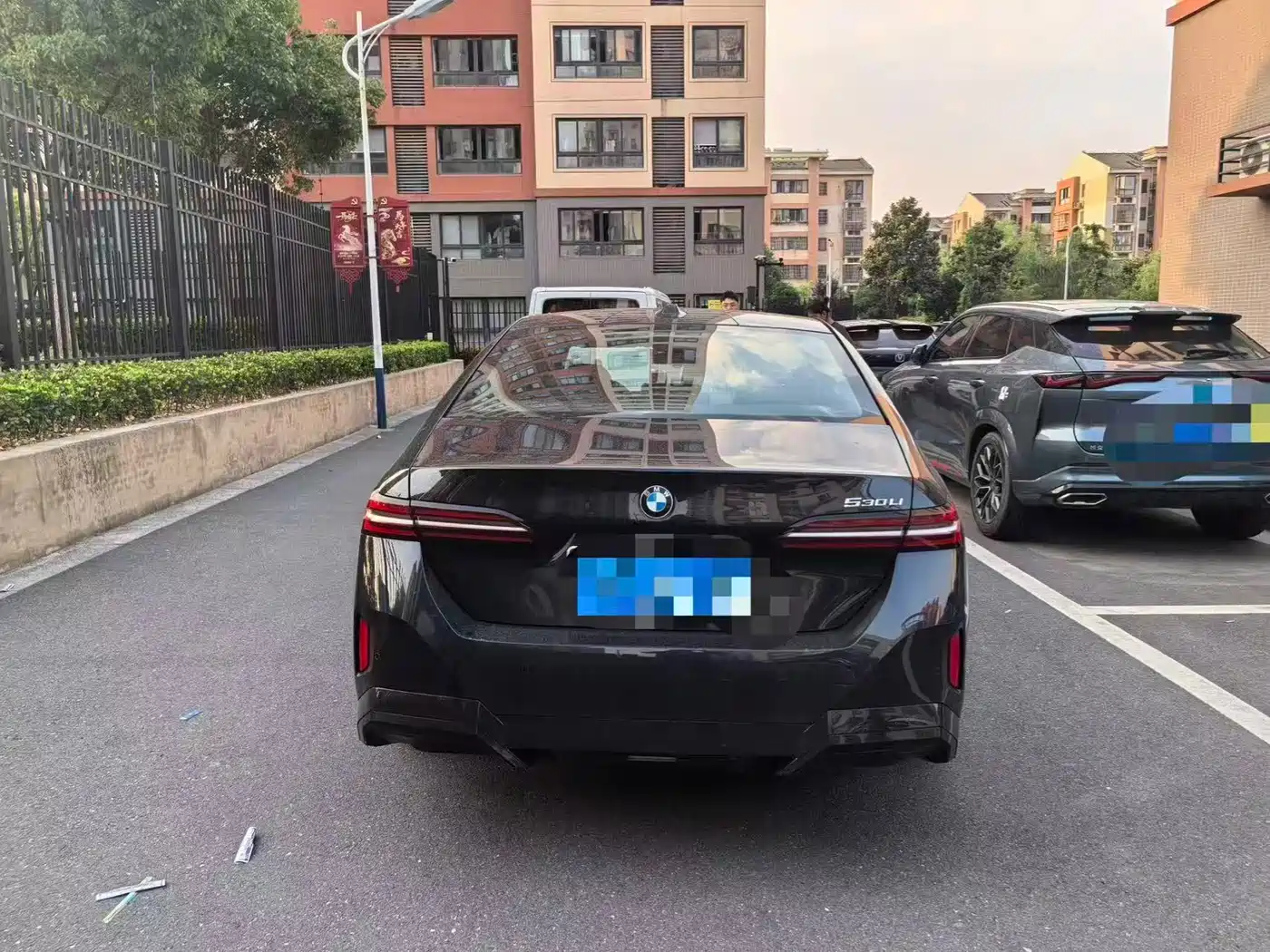 BMW 5 Series 2026 530Li Leading M Sport Package фото 8