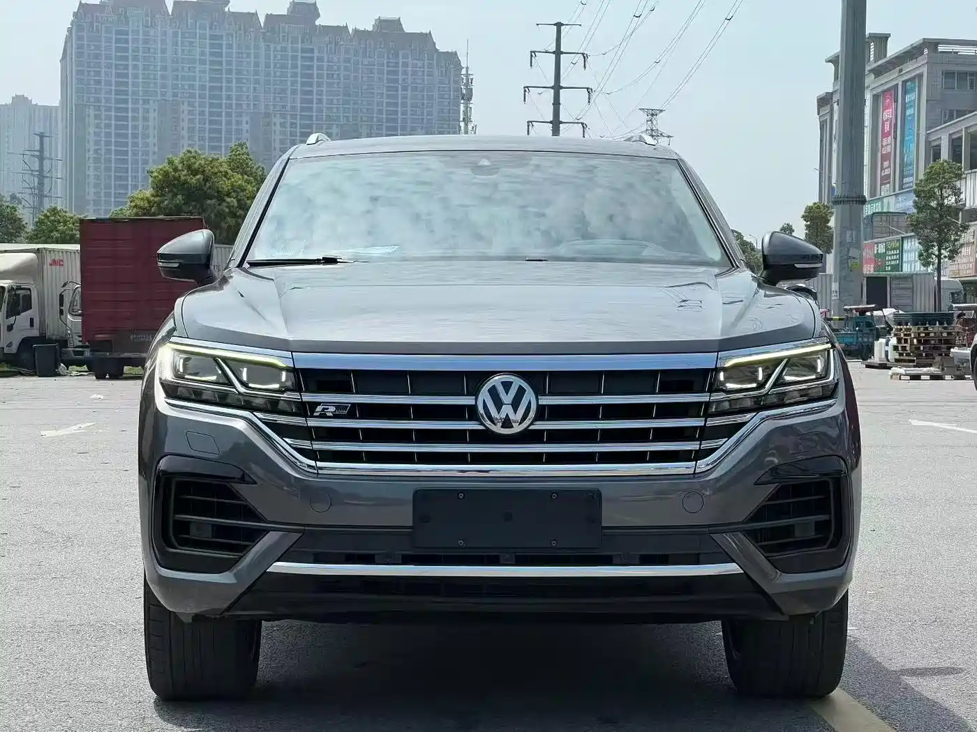 VOLKSWAGEN TOUAREG