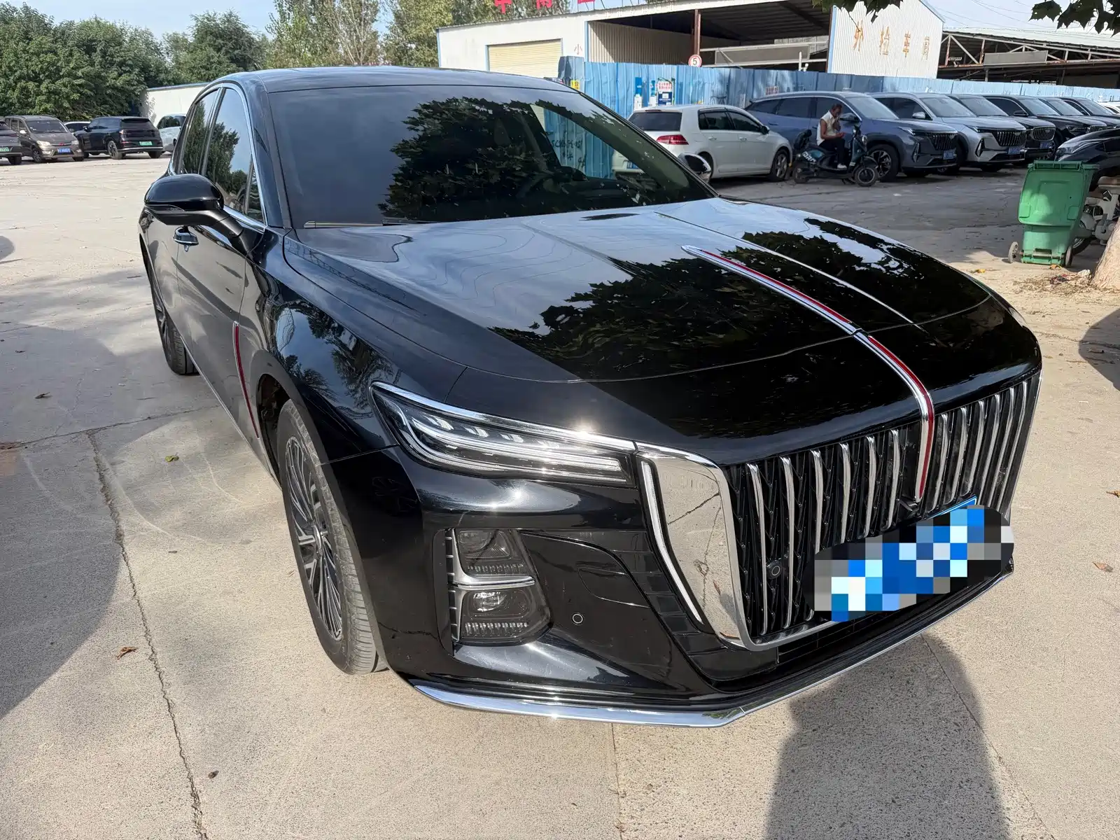 صورة 3 - Hongqi H5