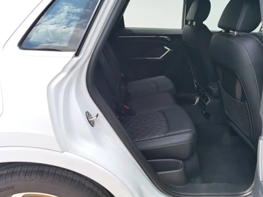 Фото 24 - Audi Q3