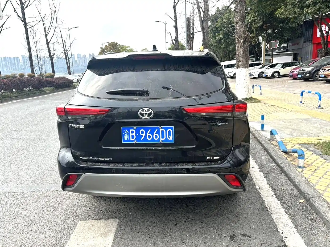 Toyota Highlander 2024 2.5L Smart Hybrid 4WD Premium 7-seater фото 6